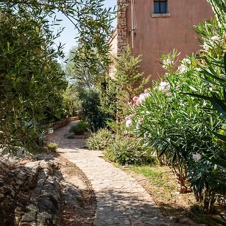 Caletta Nest 108 *